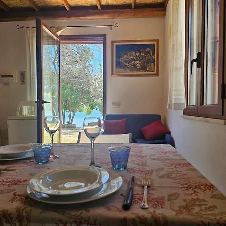 Acqua Chiara Beachfront Feriehus Putzu Idu
